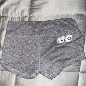 Fleo XS EUC original low rise shorts. Super soft fabric! *BUNDLES 30% discount